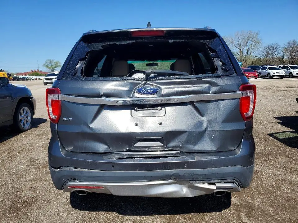 2016 FORD EXPLORER XLT  