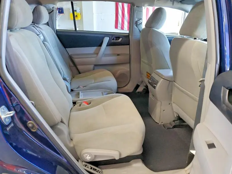2013 TOYOTA HIGHLANDER PLUS  