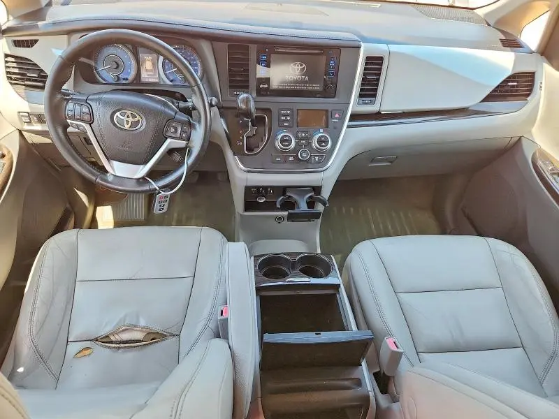 2015 TOYOTA SIENNA XLE 8-PASSENGER  