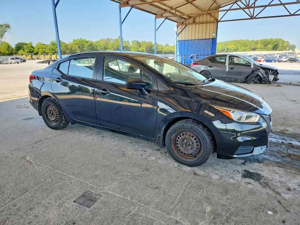 2021 NISSAN VERSA S  