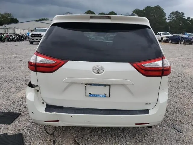 2015 TOYOTA SIENNA XLE  