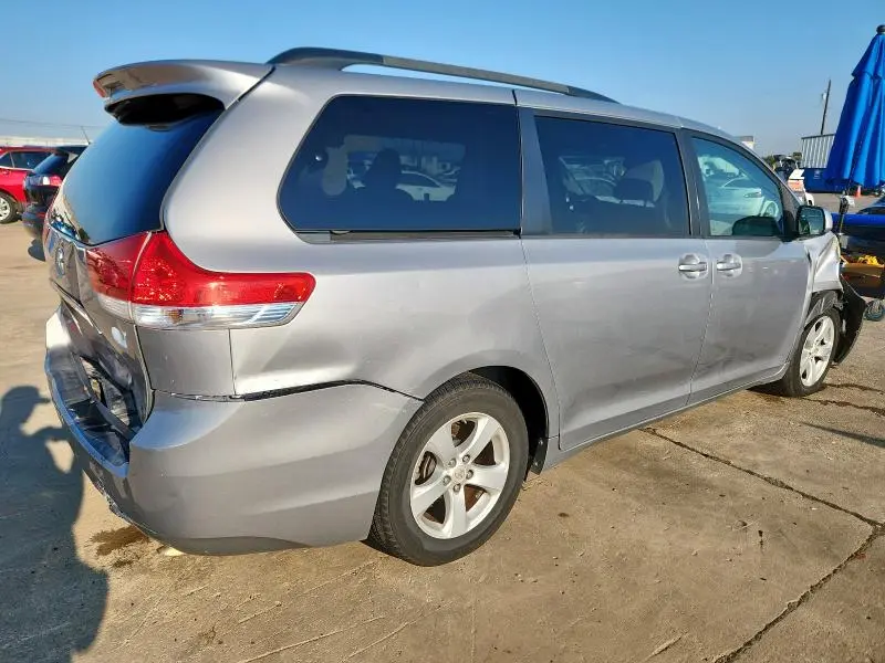 2011 TOYOTA SIENNA LE  