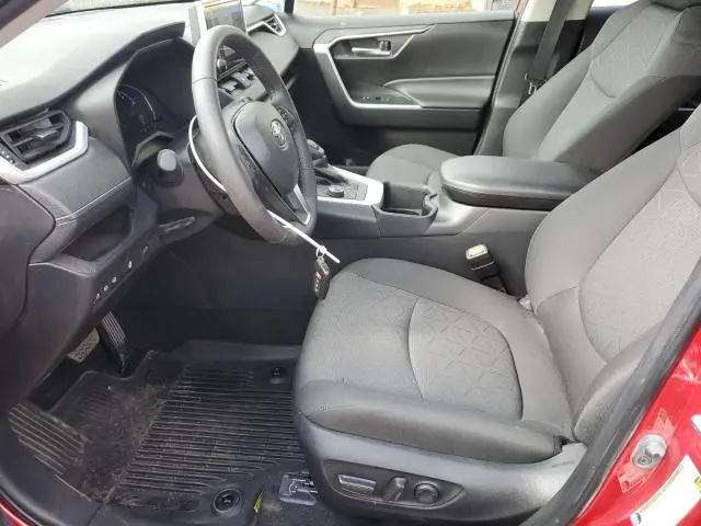 2025 TOYOTA RAV4 XLE  