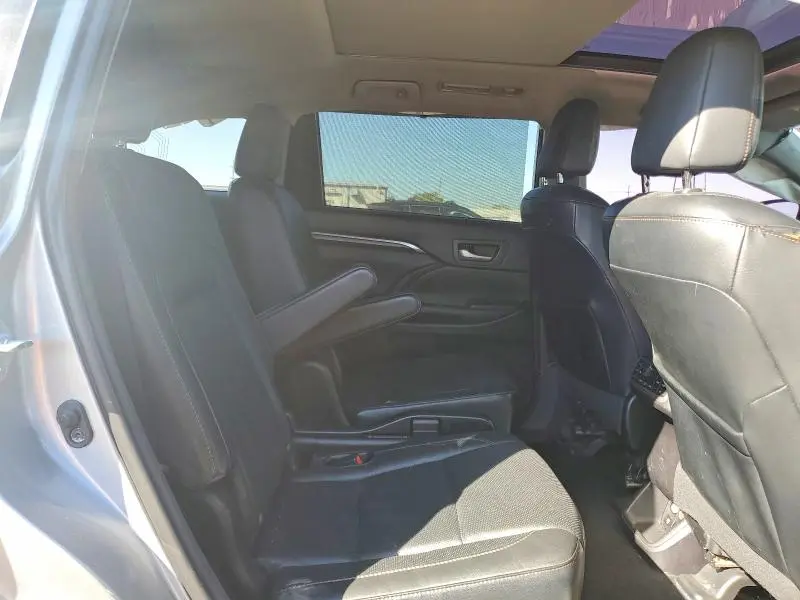2015 TOYOTA HIGHLANDER LIMITED PLATINUM  