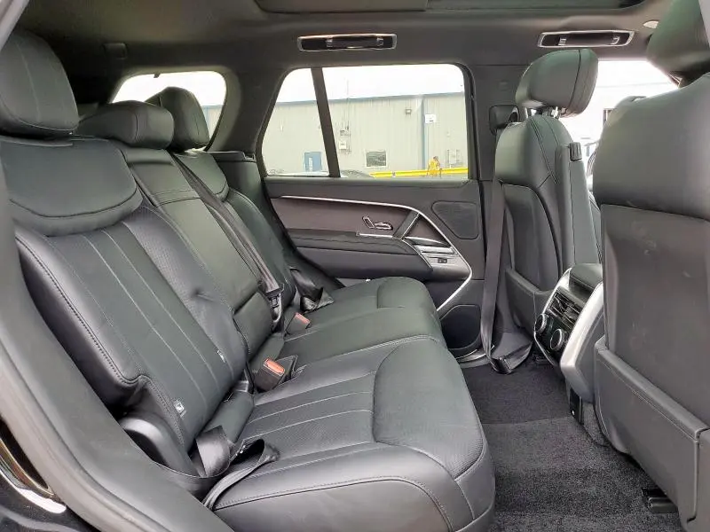 2025 LAND ROVER RANGE ROVER SE  