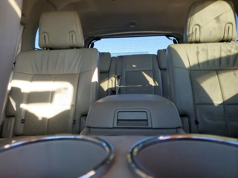 2011 LINCOLN NAVIGATOR   