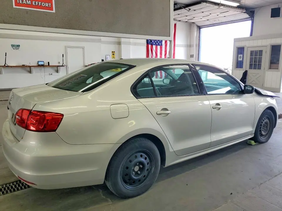 2011 VOLKSWAGEN JETTA BASE  
