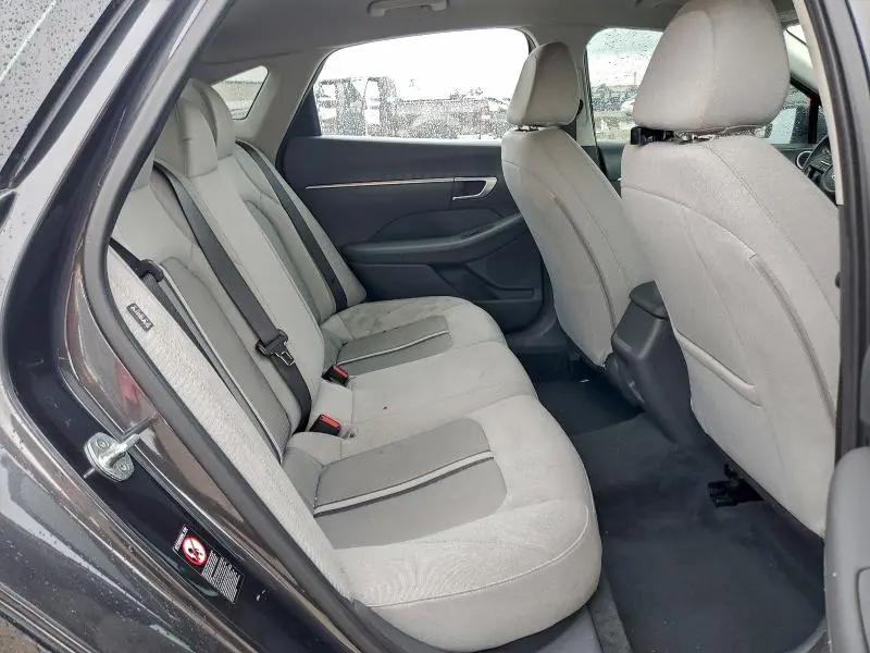 2022 HYUNDAI SONATA SE  