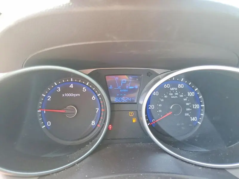 2015 HYUNDAI TUCSON SE  