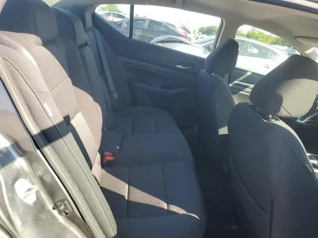 2022 NISSAN ALTIMA SV  