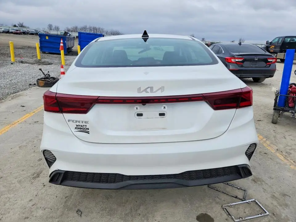 2024 KIA FORTE LX  