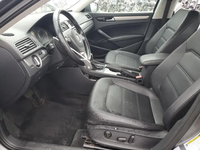 2015 VOLKSWAGEN PASSAT SE  