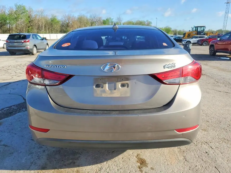 2016 HYUNDAI ELANTRA SE  