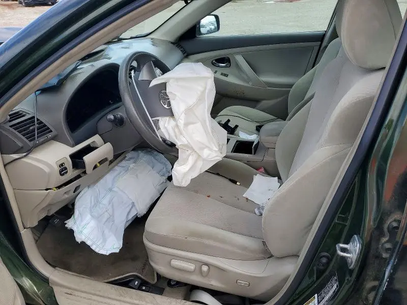 2010 TOYOTA CAMRY LE  