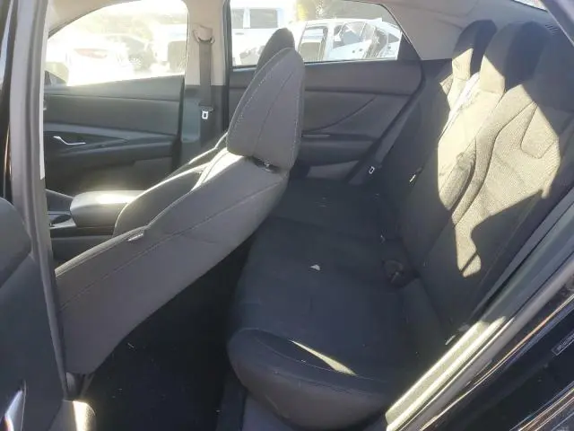 2021 HYUNDAI ELANTRA SE  