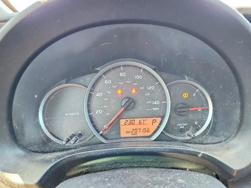 2014 TOYOTA YARIS 5-DOOR LE  