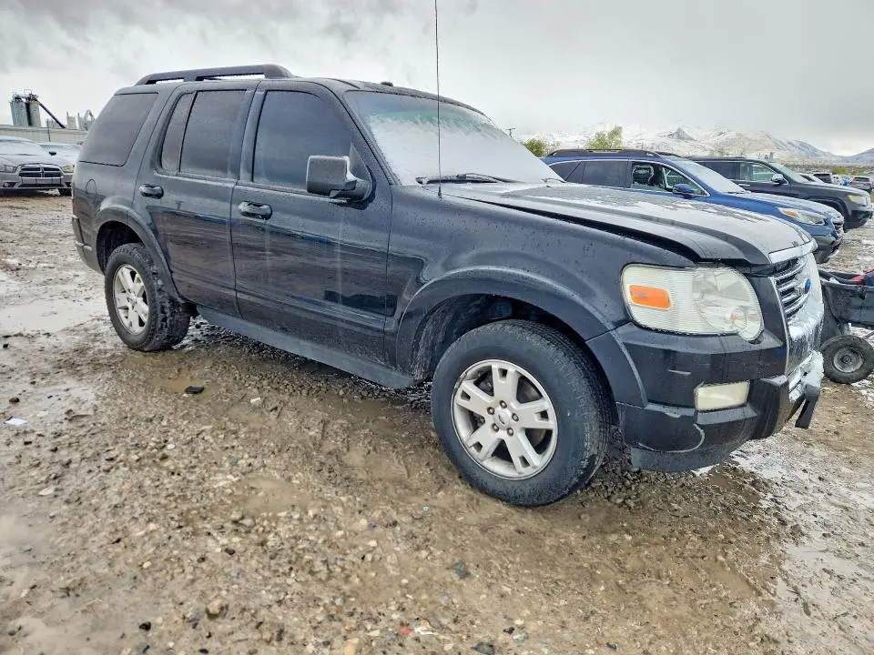 2010 FORD EXPLORER XLT  