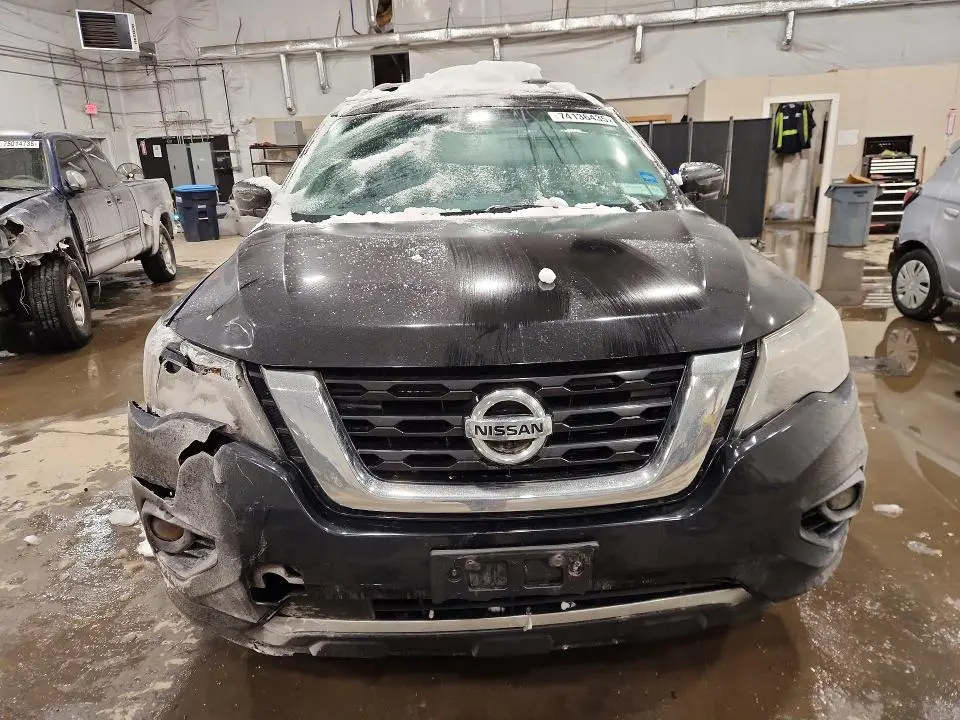 2017 NISSAN PATHFINDER   