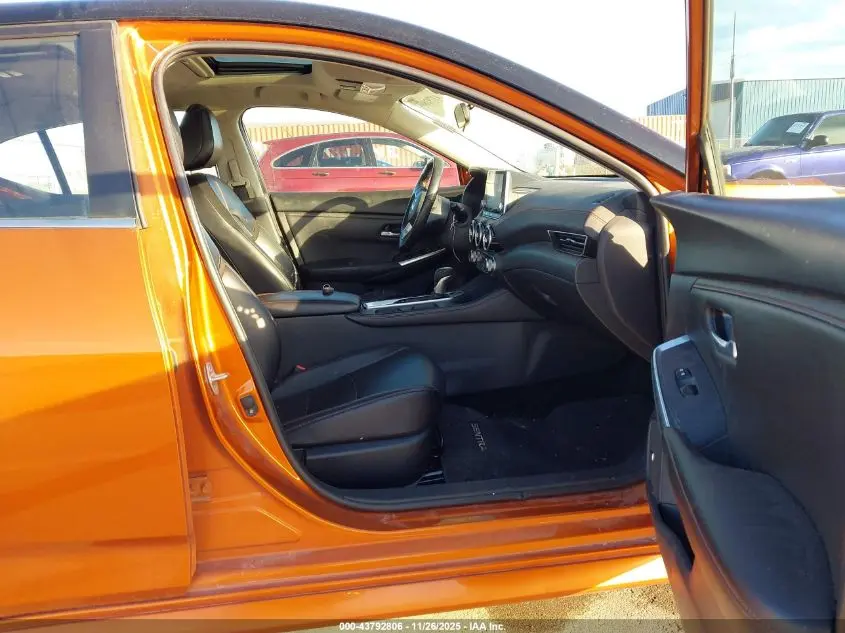 2023 NISSAN SENTRA SR XTRONIC CVT