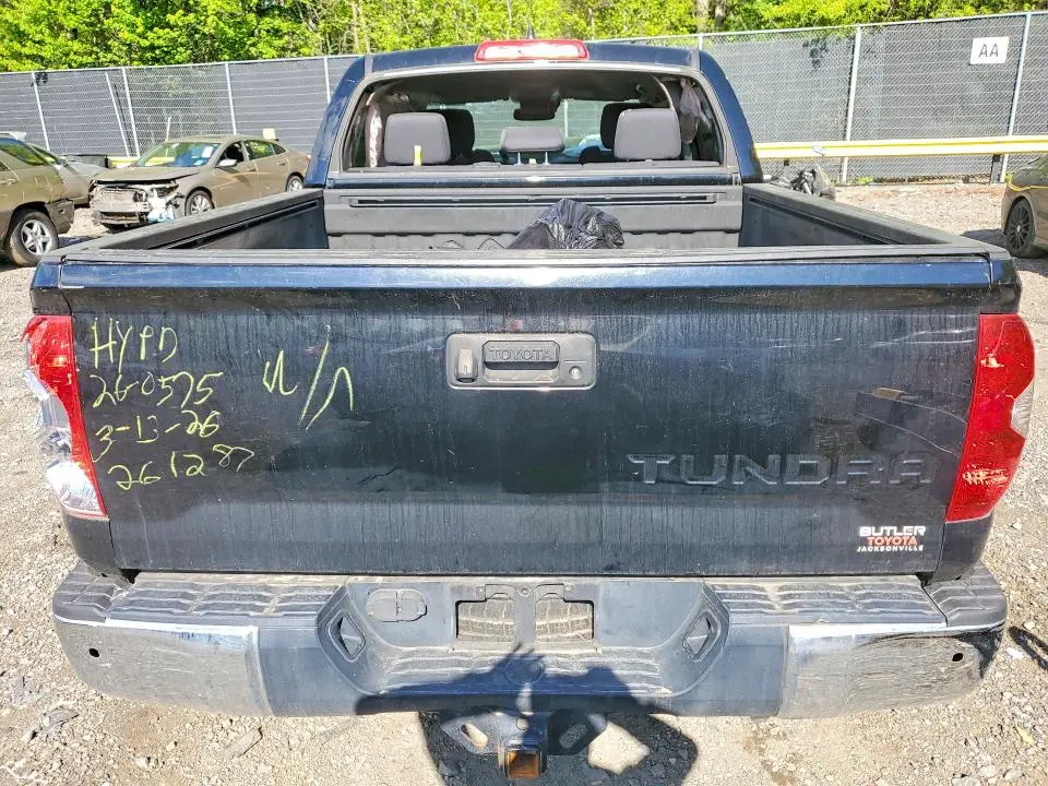 2020 TOYOTA TUNDRA CREWMAX SR5  