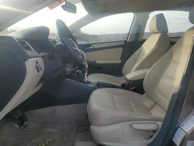 2012 VOLKSWAGEN JETTA SE  