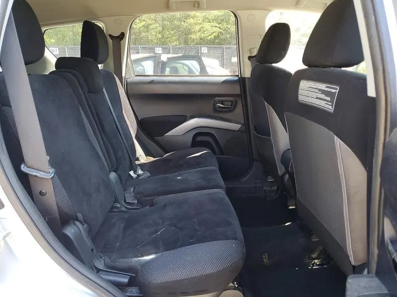 2012 MITSUBISHI OUTLANDER ES  