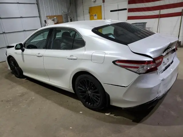 2020 TOYOTA CAMRY XLE  