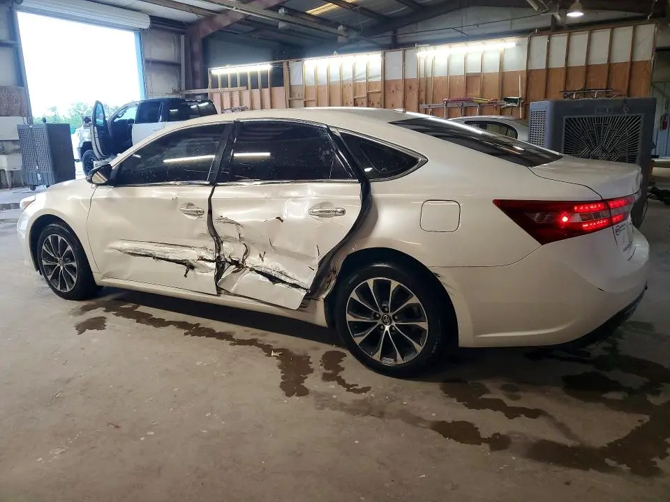 2016 TOYOTA AVALON XLE  