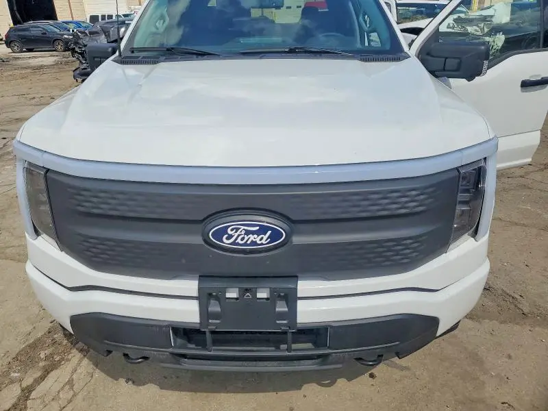 2025 FORD F150 LIGHTNING XLT  