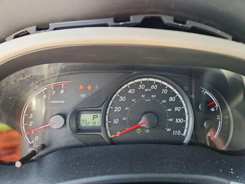 2013 TOYOTA SIENNA LE  