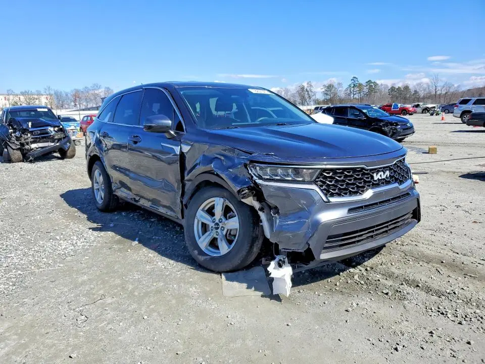2022 KIA SORENTO LX  