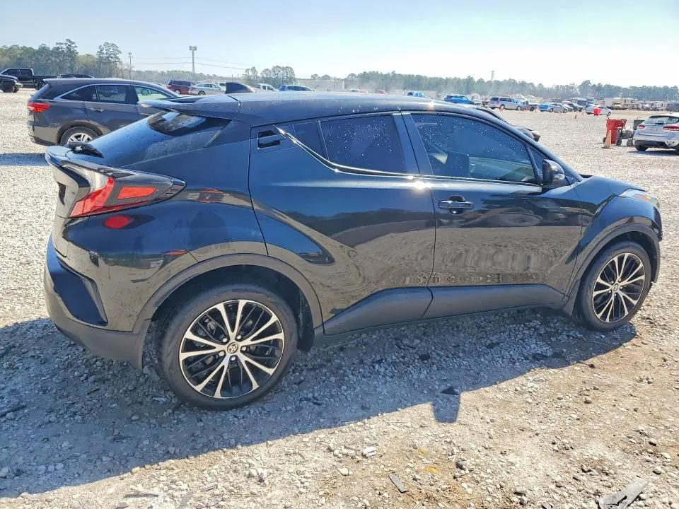 2019 TOYOTA C-HR LE  