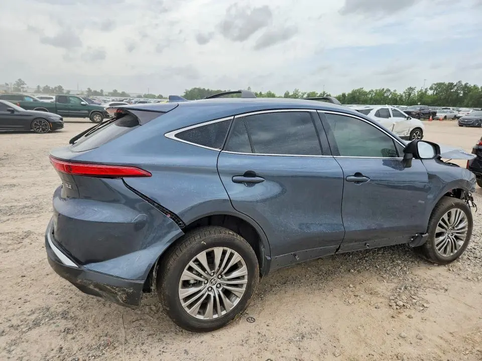 2024 TOYOTA VENZA XLE  