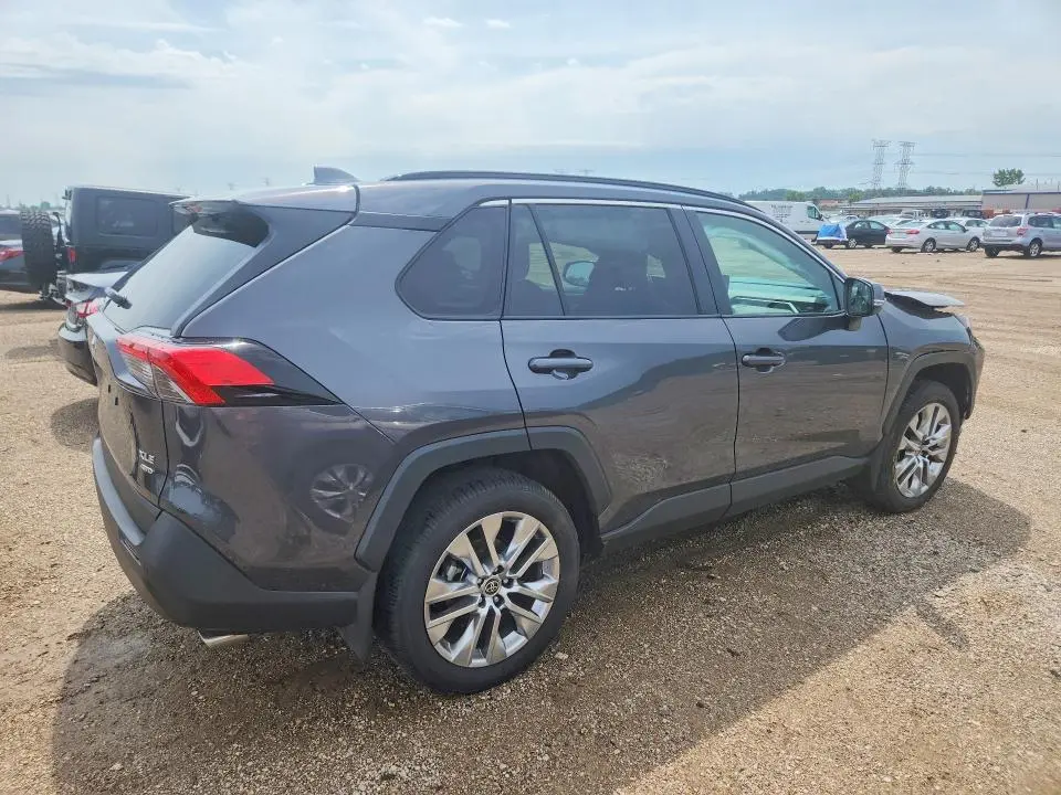 2025 TOYOTA RAV4 XLE PREMIUM  