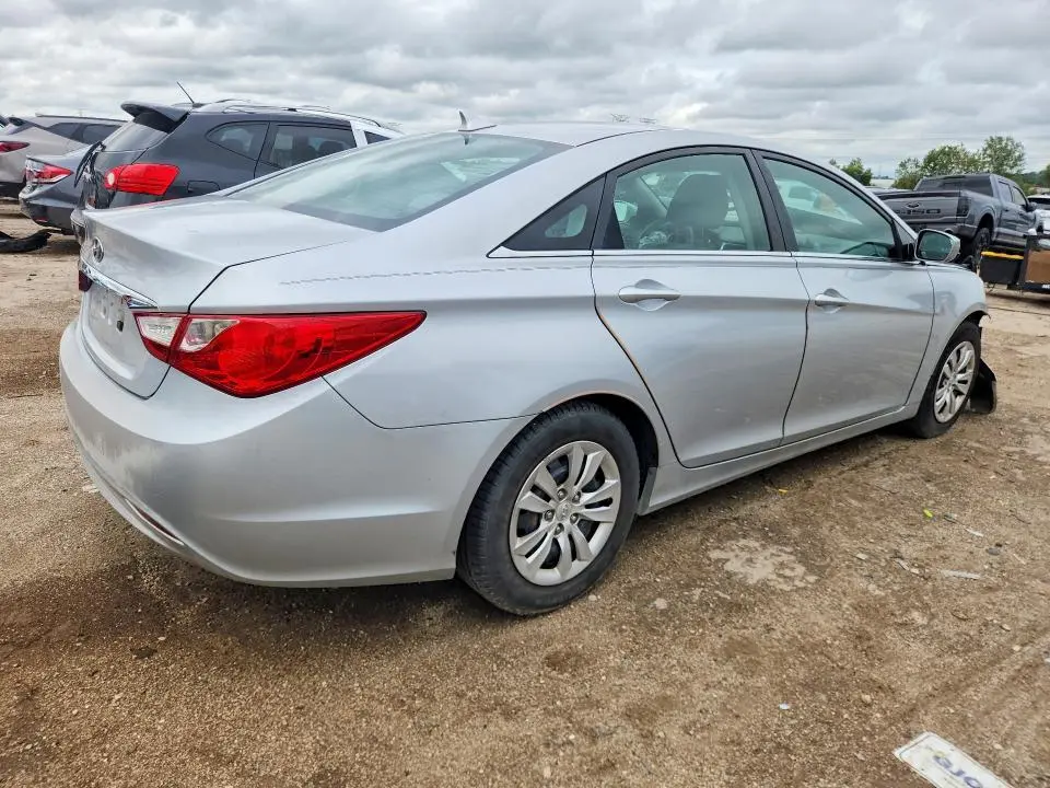 2011 HYUNDAI SONATA GLS  