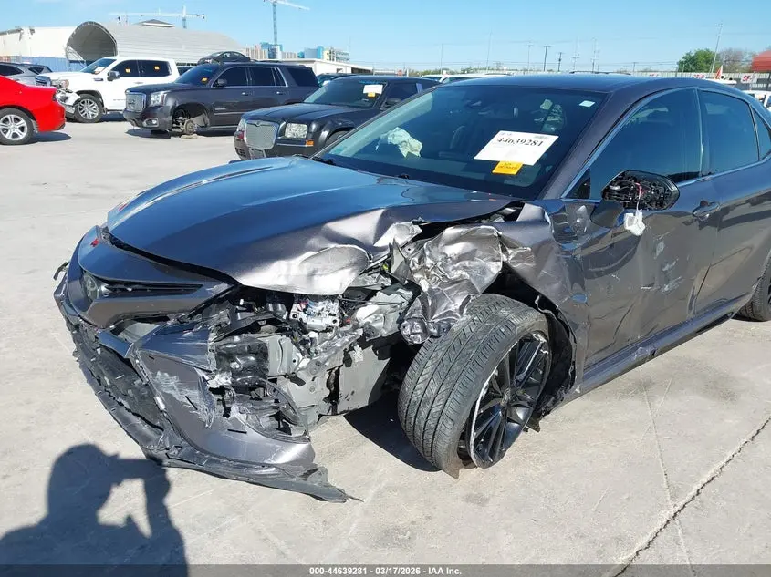 2022 TOYOTA CAMRY XSE