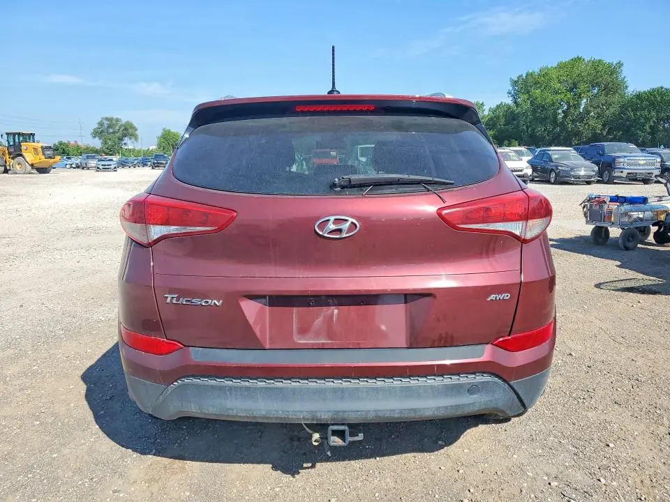 2016 HYUNDAI TUCSON SE  