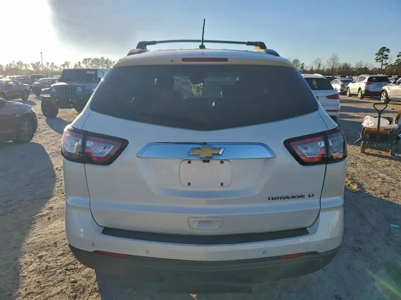 2015 CHEVROLET TRAVERSE LT  