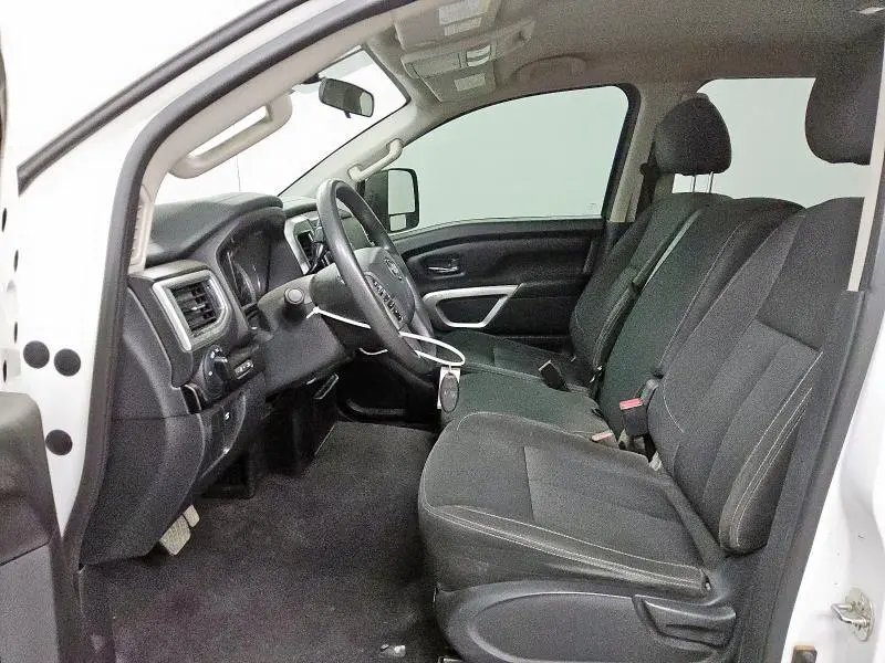 2017 NISSAN TITAN XD SV