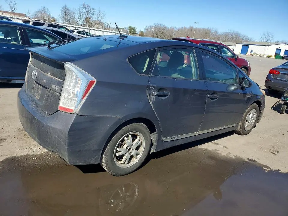 2011 TOYOTA PRIUS TWO  