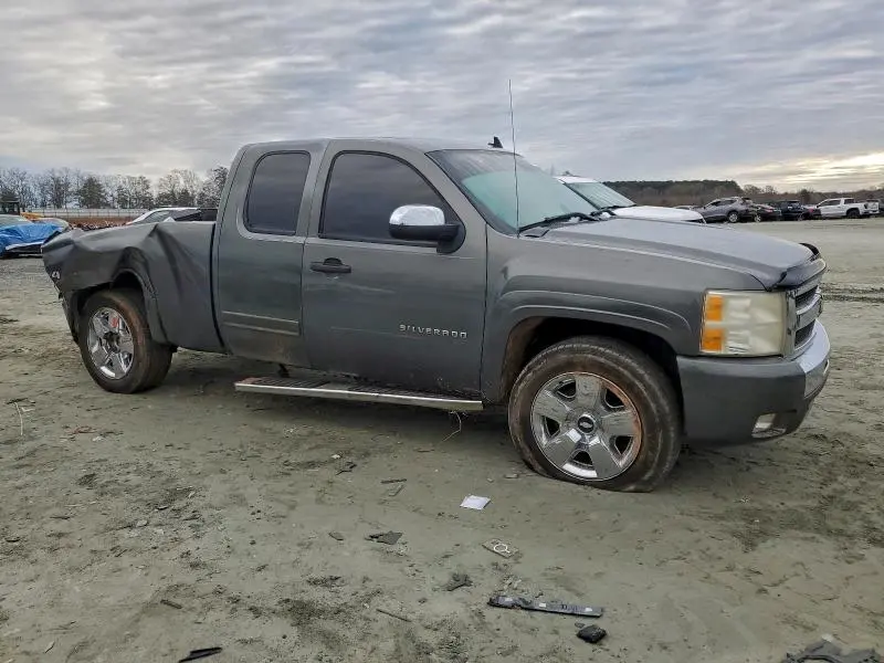2011 CHEVROLET SILVERADO K1500 LT  