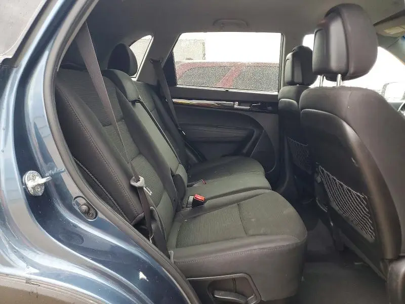 2015 KIA SORENTO LX  