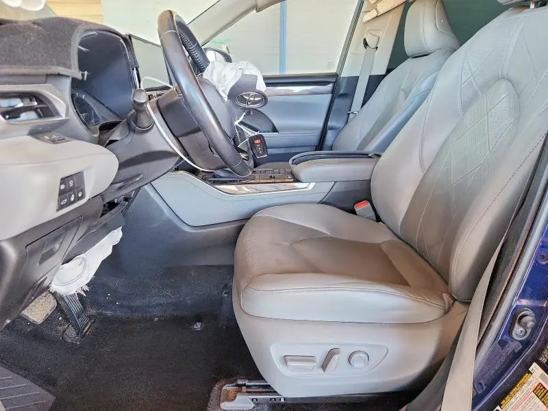 2020 TOYOTA HIGHLANDER PLATINUM  