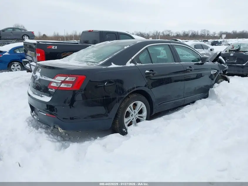 2018 FORD TAURUS SE