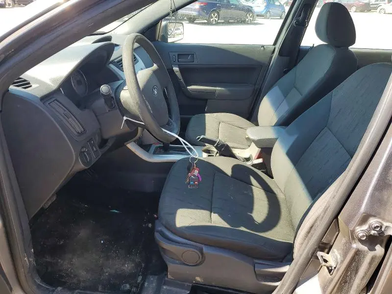 2010 FORD FOCUS SE  