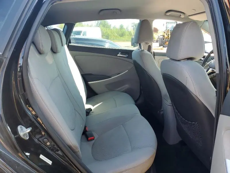 2012 HYUNDAI ACCENT SE  