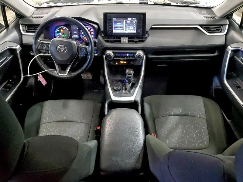 2022 TOYOTA RAV4 XLE  
