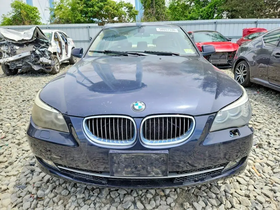2010 BMW 528 XI  