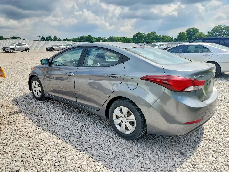 2016 HYUNDAI ELANTRA SE  