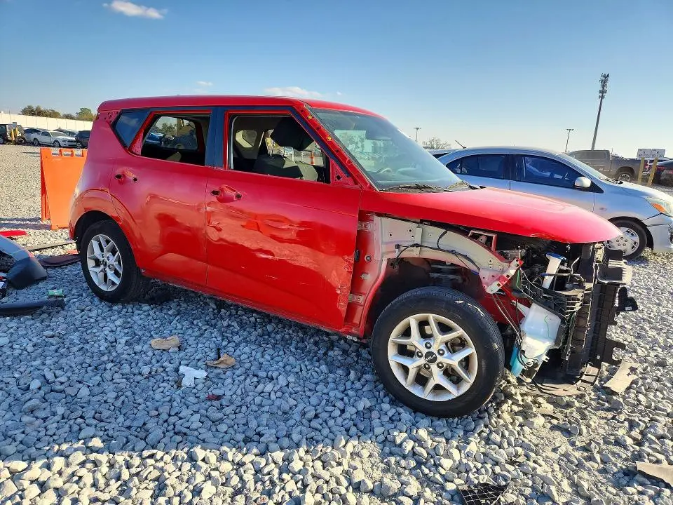 2023 KIA SOUL LX  